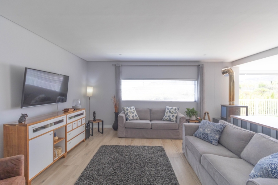 3 Bedroom Property for Sale in Somerset Lakes Western Cape